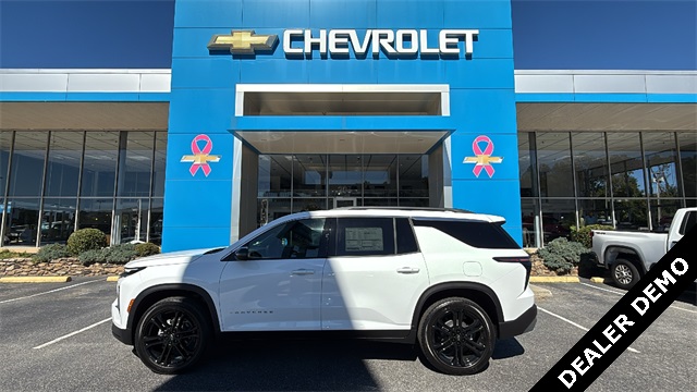 new 2026 Chevrolet Traverse car, priced at $47,690