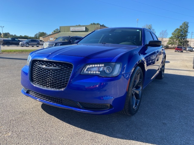 2020 Chrysler 300 Touring's photo
