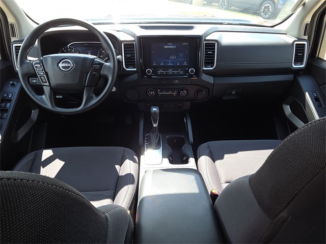 2022 Nissan Frontier SV Crew Cab photo 10