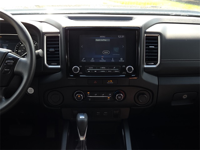 2022 Nissan Frontier SV Crew Cab photo 11