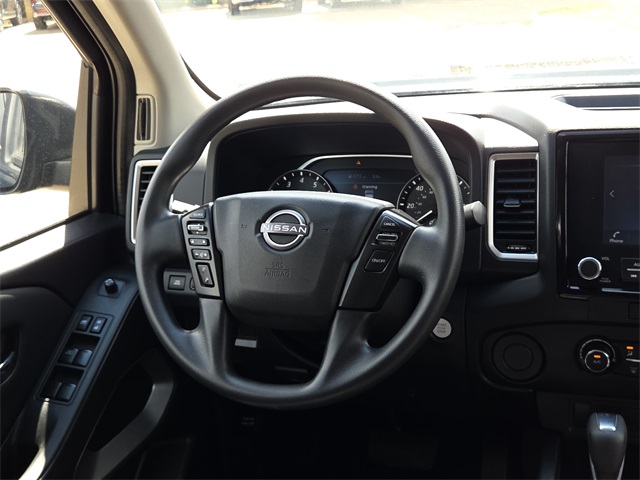 2022 Nissan Frontier SV Crew Cab photo 12