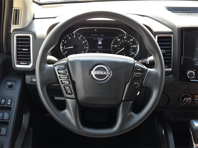 2022 Nissan Frontier SV Crew Cab photo 13