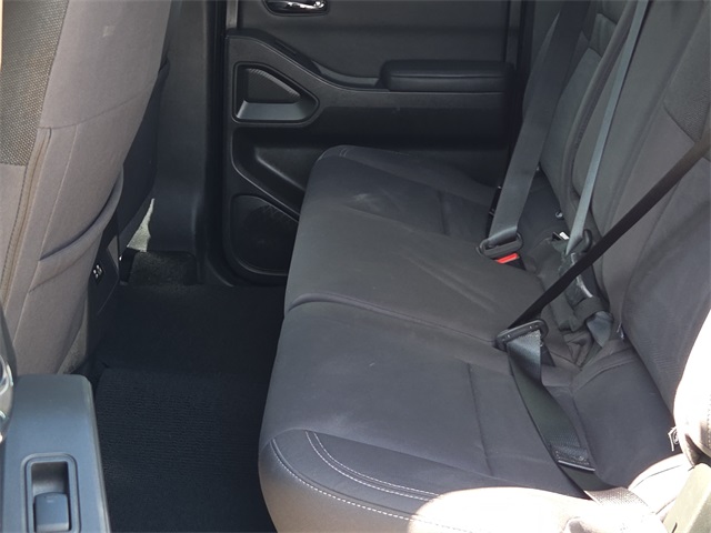 2022 Nissan Frontier SV Crew Cab photo 14
