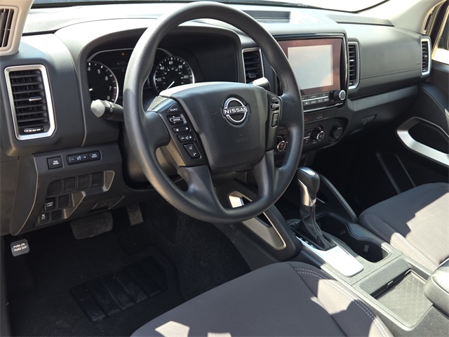 2022 Nissan Frontier SV Crew Cab photo 15