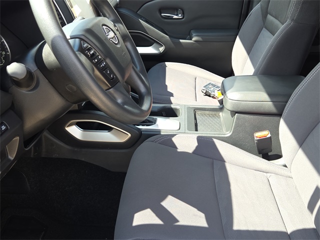 2022 Nissan Frontier SV Crew Cab photo 16
