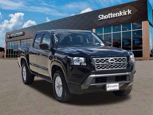 2022 Nissan Frontier SV Crew Cab photo 3
