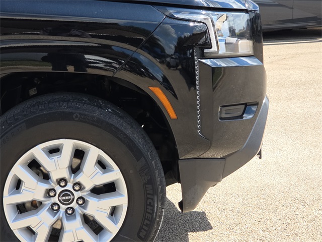 2022 Nissan Frontier SV Crew Cab photo 5