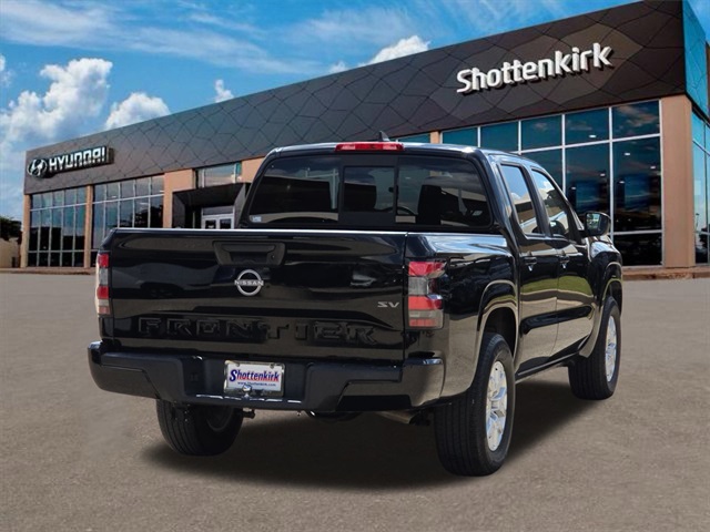 2022 Nissan Frontier SV Crew Cab photo 6