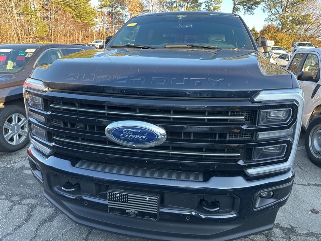 2025 Ford F-250 Super Duty Platinum's photo