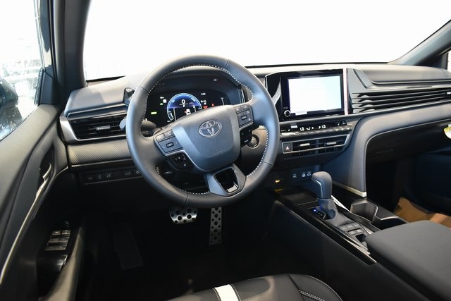 2026 Toyota Camry SE photo 6