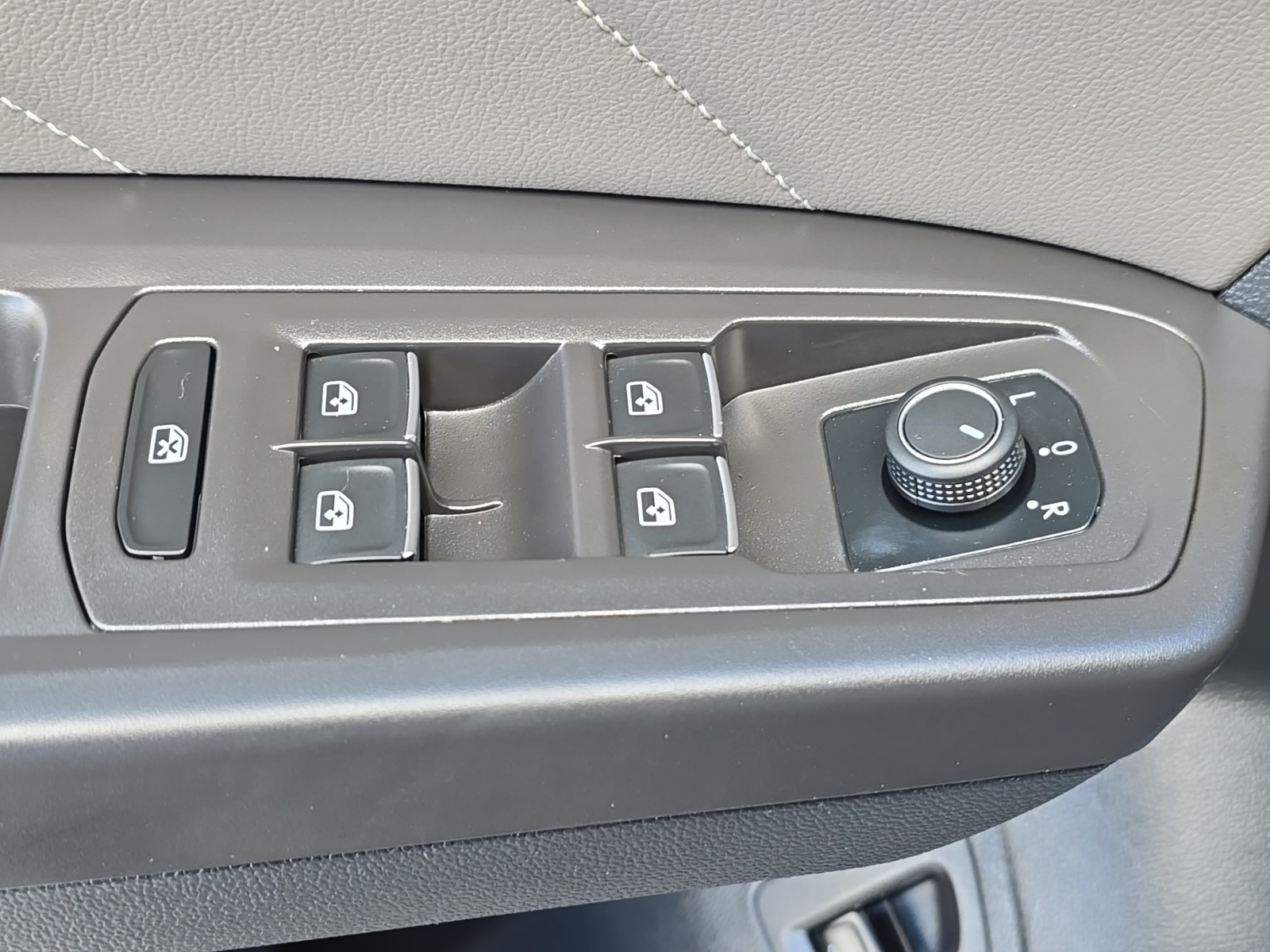 used 2023 Volkswagen Atlas Cross Sport car, priced at $32,400