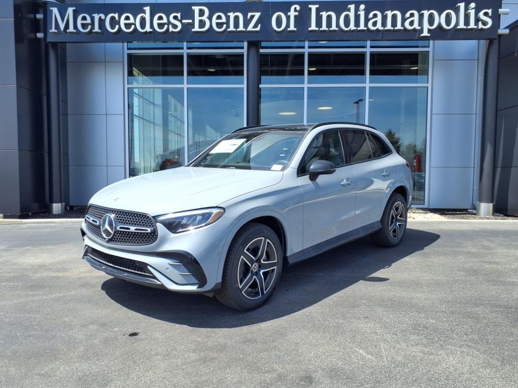 2025 Mercedes-Benz GLC Base's photo