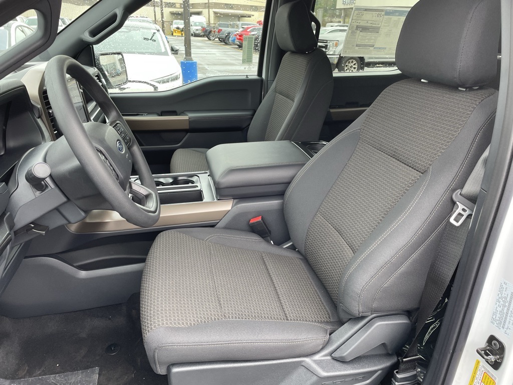 2025 Ford F-150 STX photo 6