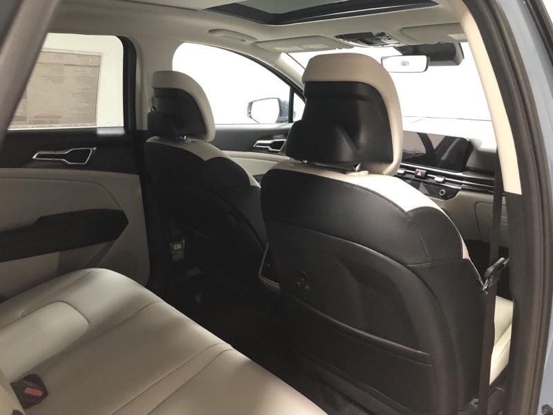 2026 Kia Sportage Hybrid EX photo 9