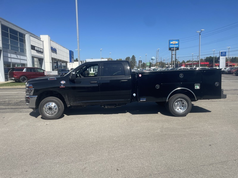 2026 Ram 3500 Tradesman photo 2