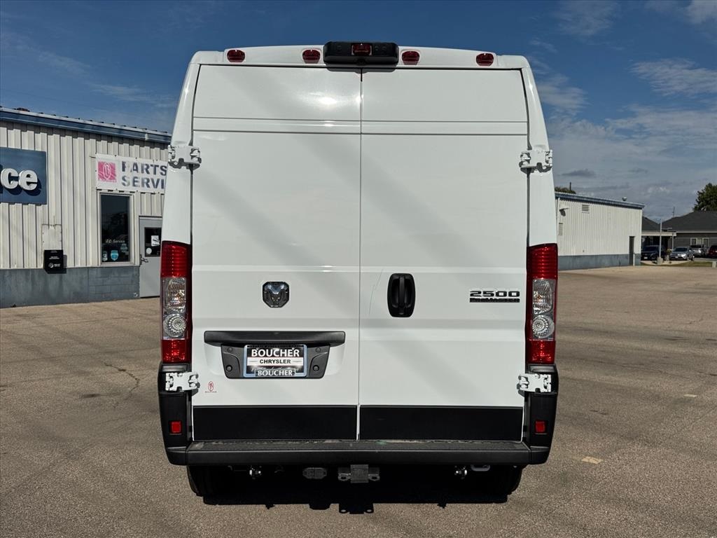 2026 Ram ProMaster 2500 photo 3