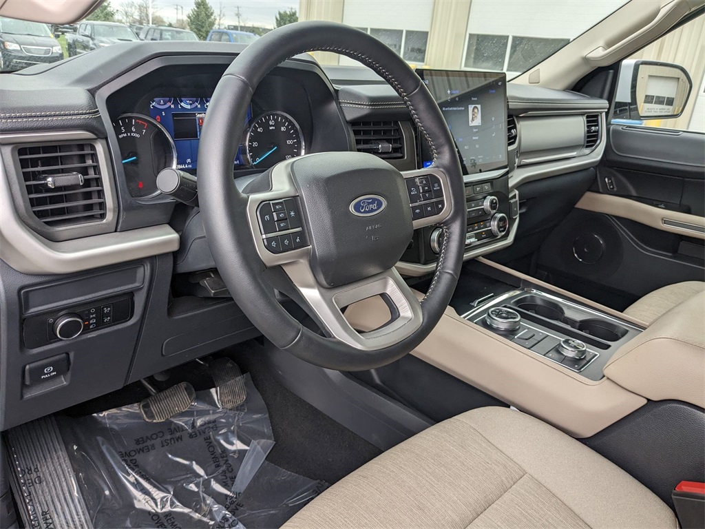 2024 Ford Expedition XLT photo 9