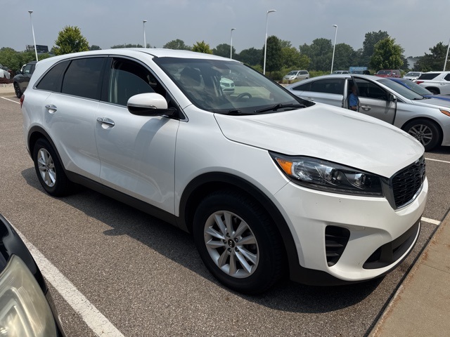 Used 2019 Kia Sorento LX with VIN 5XYPG4A55KG558886 for sale in Grandville, MI