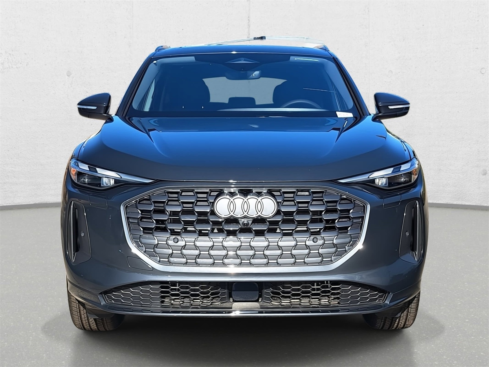 2025 Audi New Q5 Premium's photo