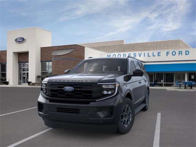 2025 Ford Expedition photo 2