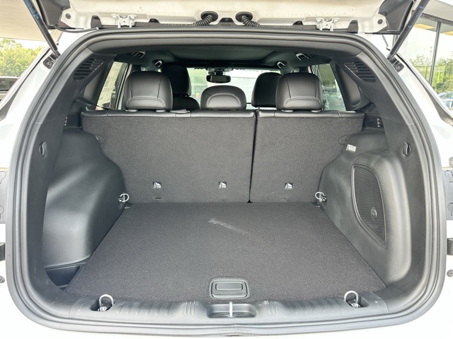 2025 Bright White Clearcoat Jeep Compass Limited 4X4 SUV