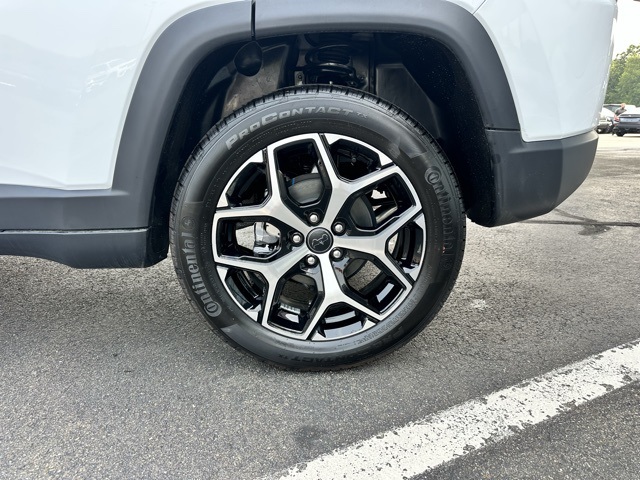 2025 Bright White Clearcoat Jeep Compass Limited 4X4 SUV