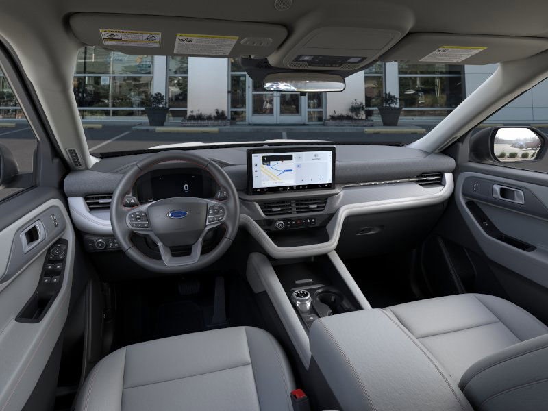 2025 Ford Explorer photo 8