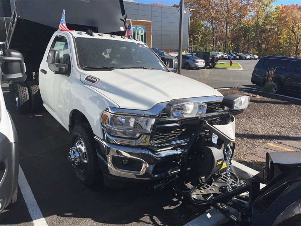 2024 Ram 3500 Tradesman photo 3