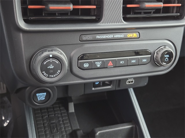 New 2025 Ford Maverick Lariat 4D Crew Cab