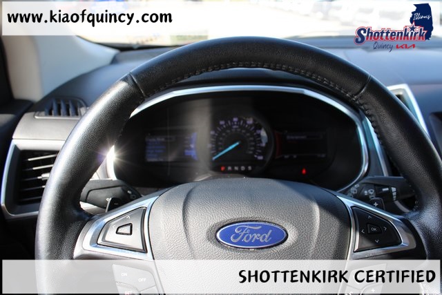 2017 Ford Edge Titanium photo 19