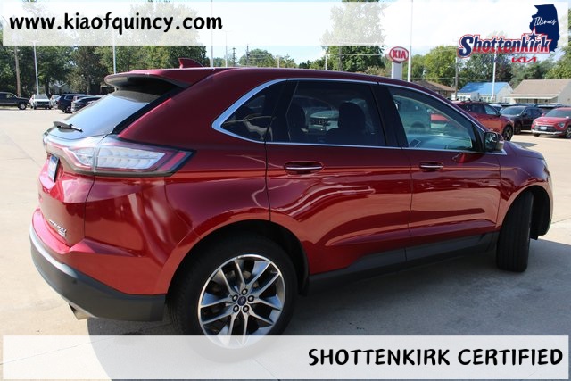 2017 Ford Edge Titanium photo 4