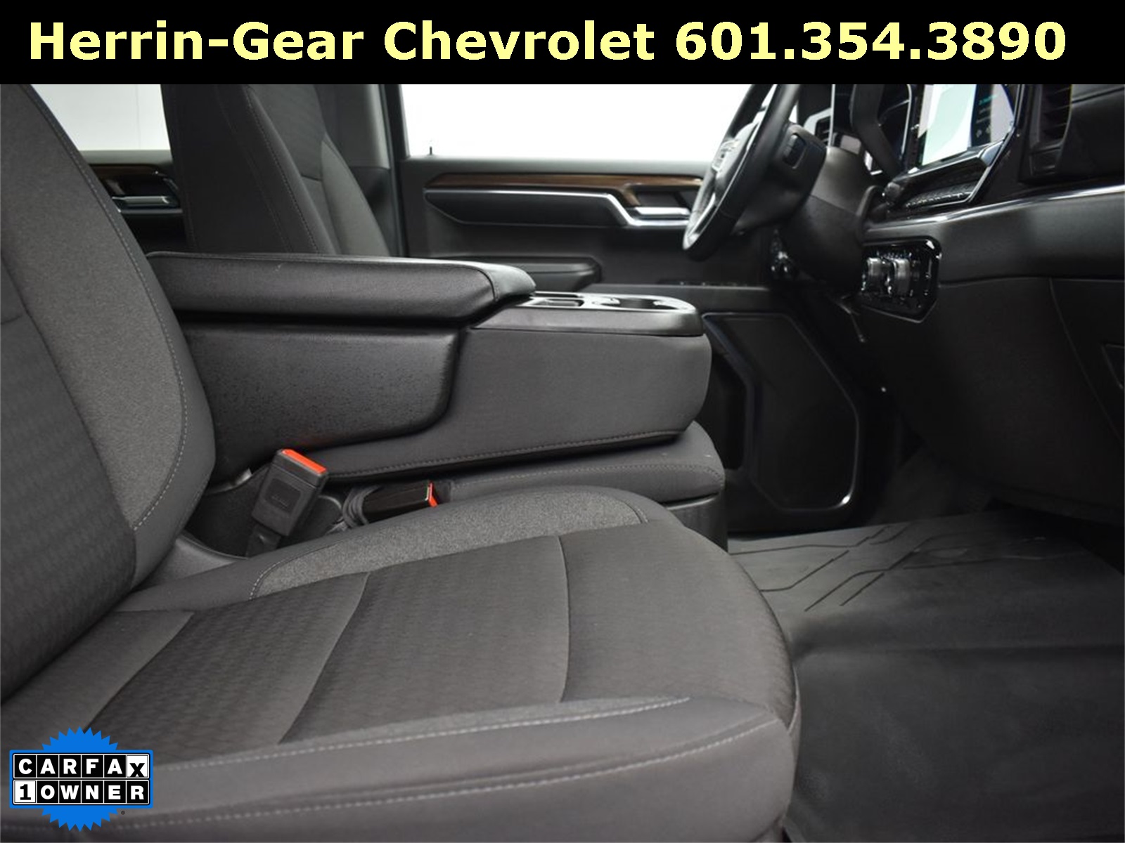 2024 Chevrolet Silverado 1500 LT photo 21