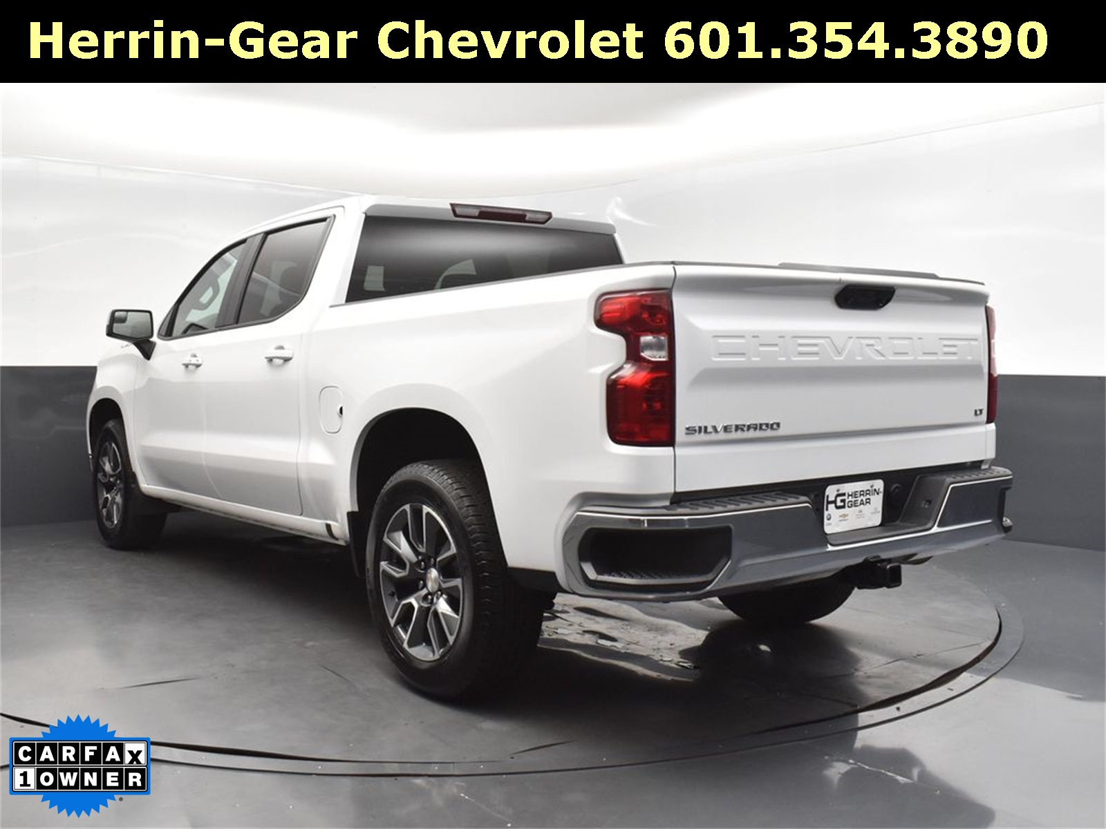 2024 Chevrolet Silverado 1500 LT photo 4