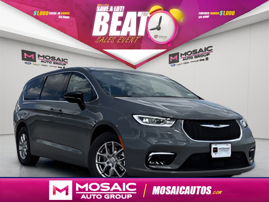 New 2025 Chrysler Pacifica Select Vans
