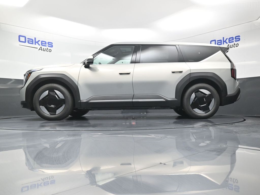 2026 Kia EV9 Light Long Range photo 12