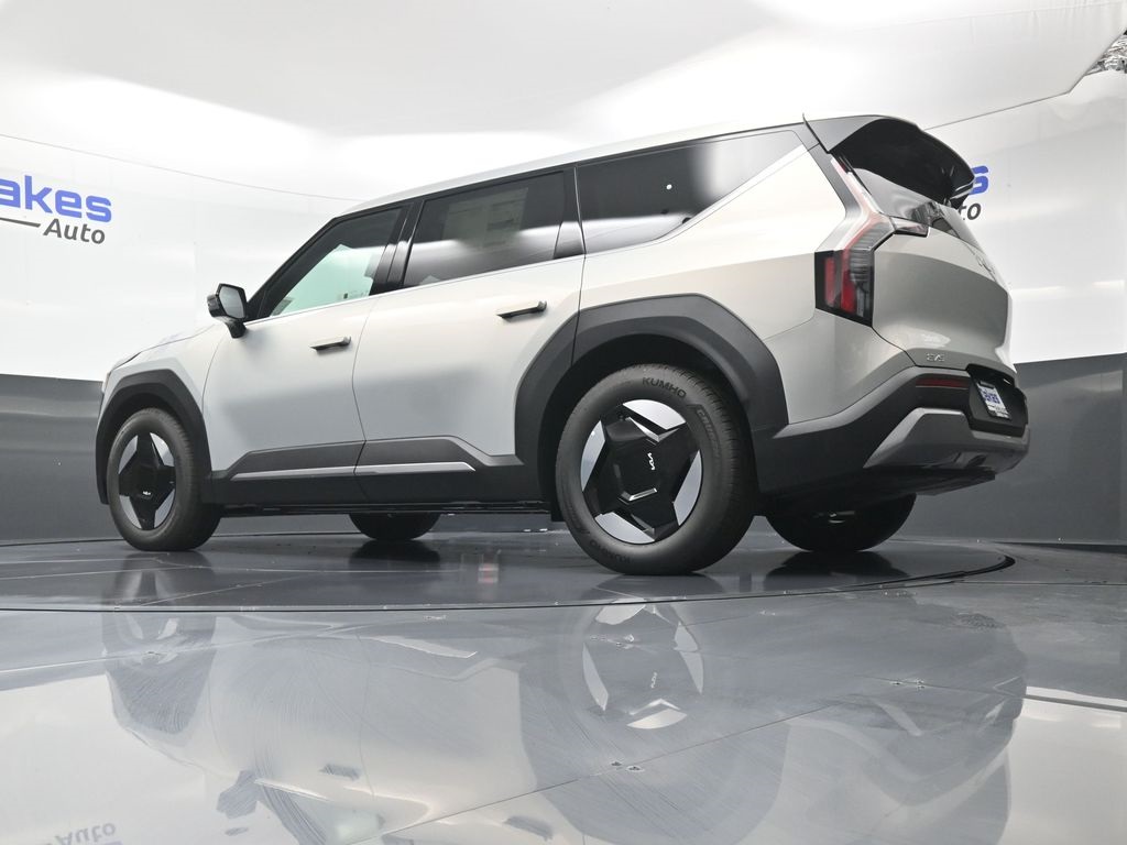 2026 Kia EV9 Light Long Range photo 13