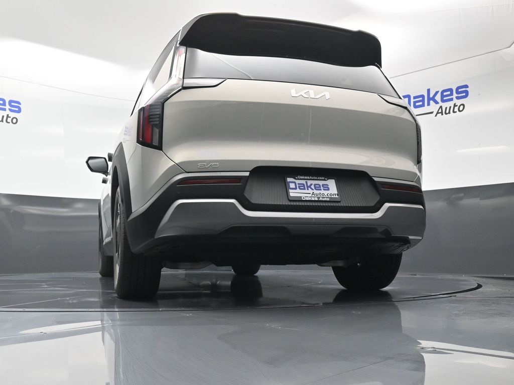 2026 Kia EV9 Light Long Range photo 14