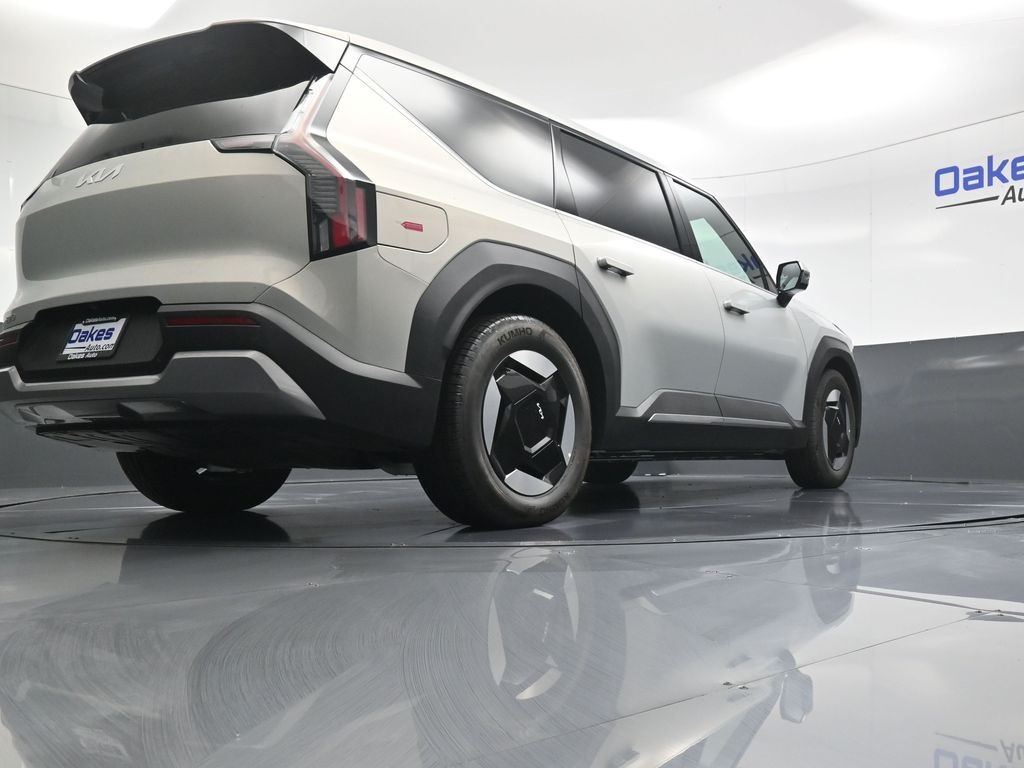 2026 Kia EV9 Light Long Range photo 15