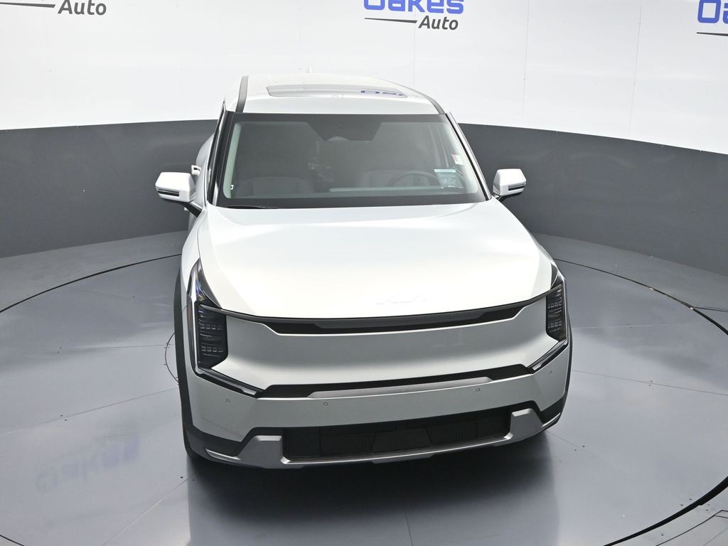 2026 Kia EV9 Light Long Range photo 18