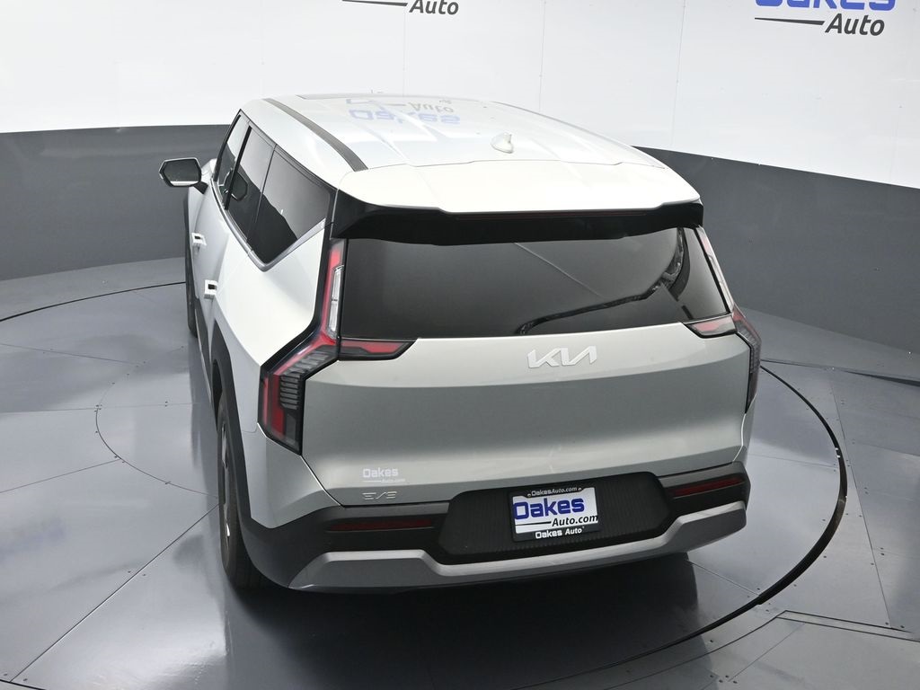 2026 Kia EV9 Light Long Range photo 22