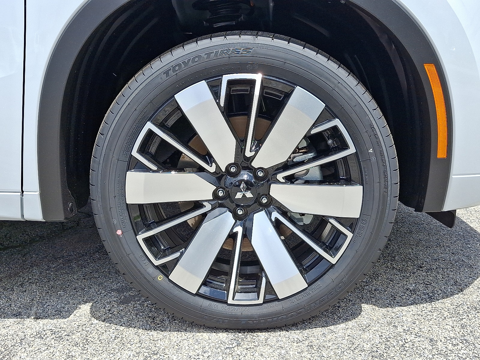2025 Mitsubishi Outlander SEL photo 7