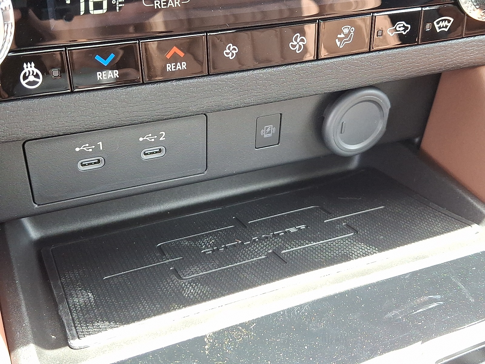 2025 Mitsubishi Outlander SEL photo 18