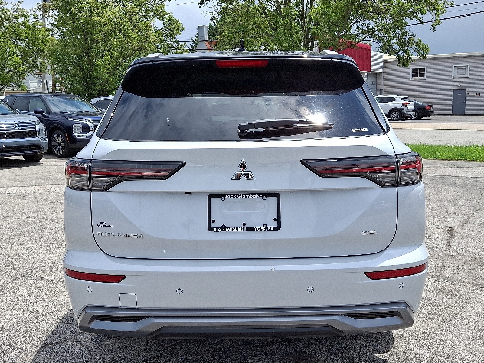 2025 Mitsubishi Outlander SEL photo 4