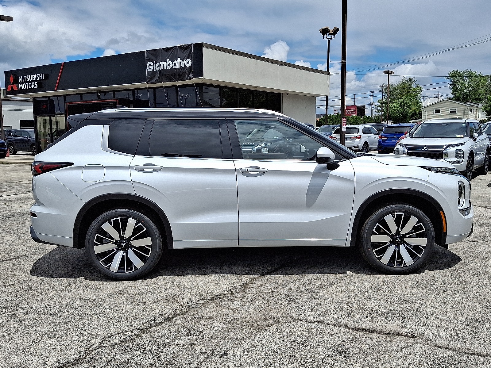 2025 Mitsubishi Outlander SEL photo 6