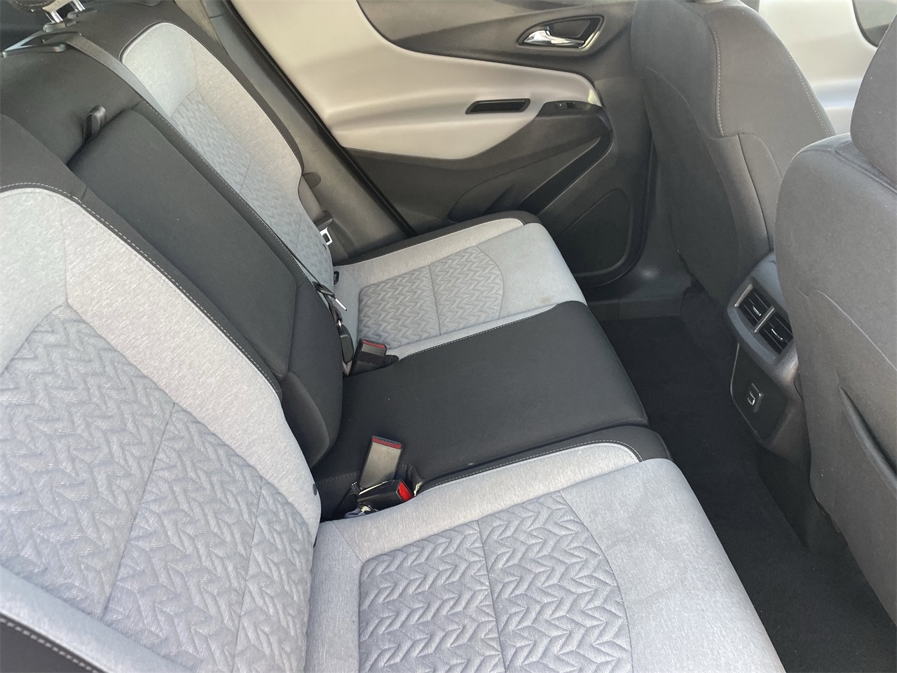 used 2024 Chevrolet Equinox car, priced at $18,999