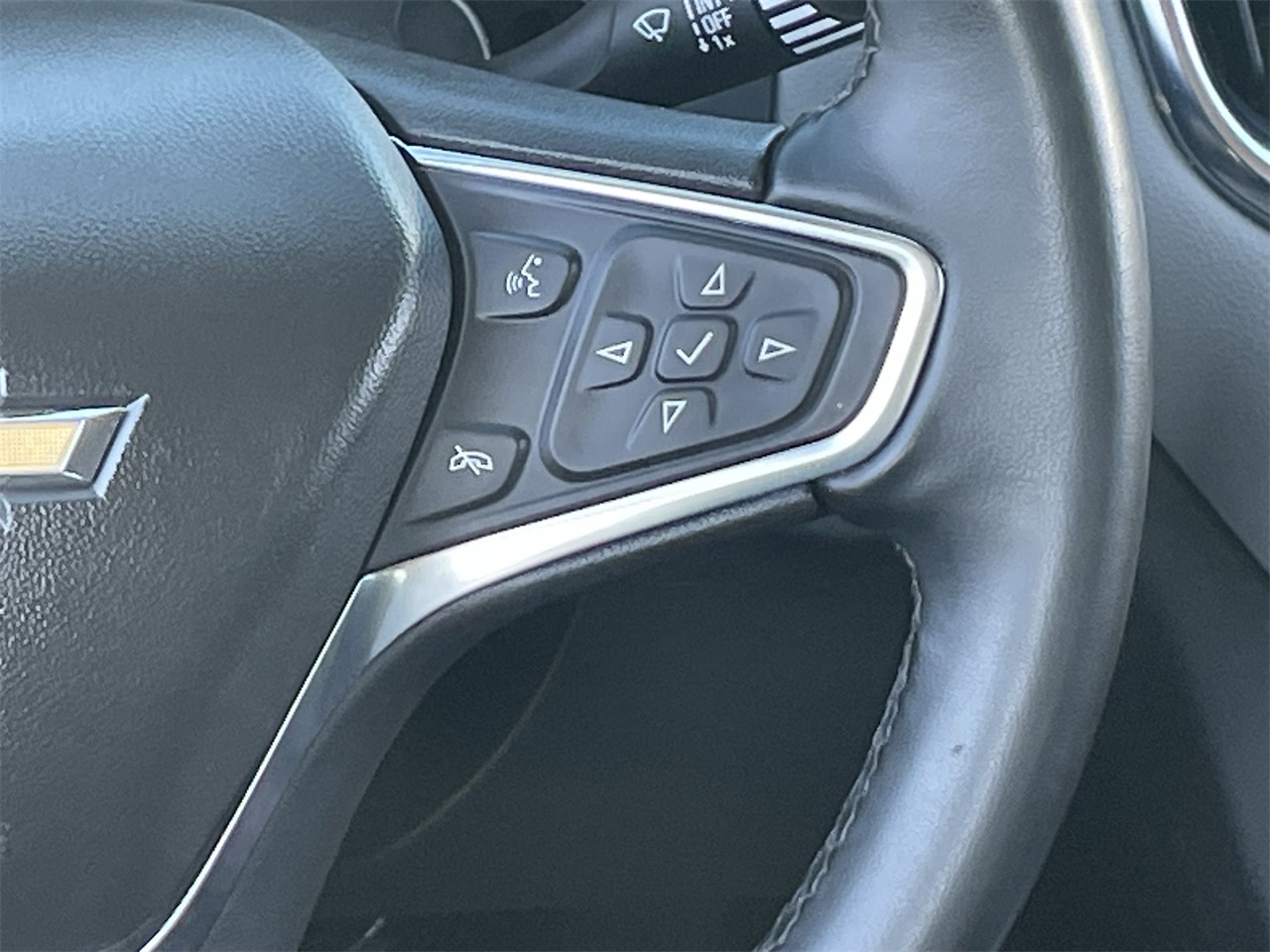 used 2024 Chevrolet Equinox car, priced at $18,999