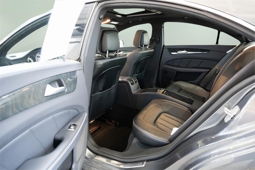 2017 Mercedes Benz CLS 550 4MATIC photo 4