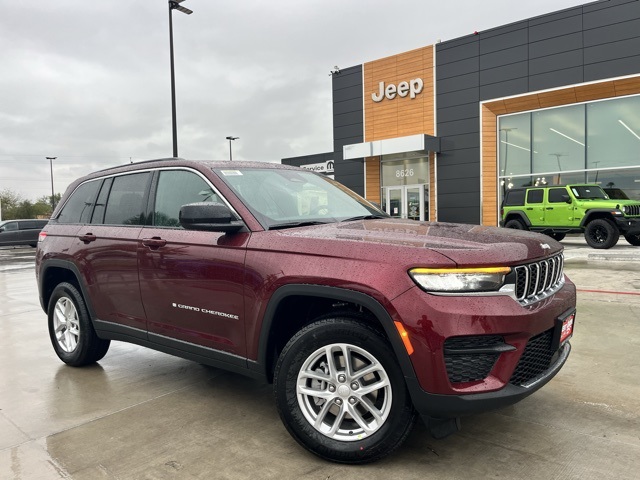 2025 Jeep Grand Cherokee Laredo's photo
