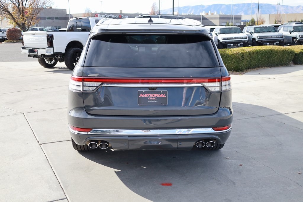 2020 Lincoln Aviator Black Label photo 2