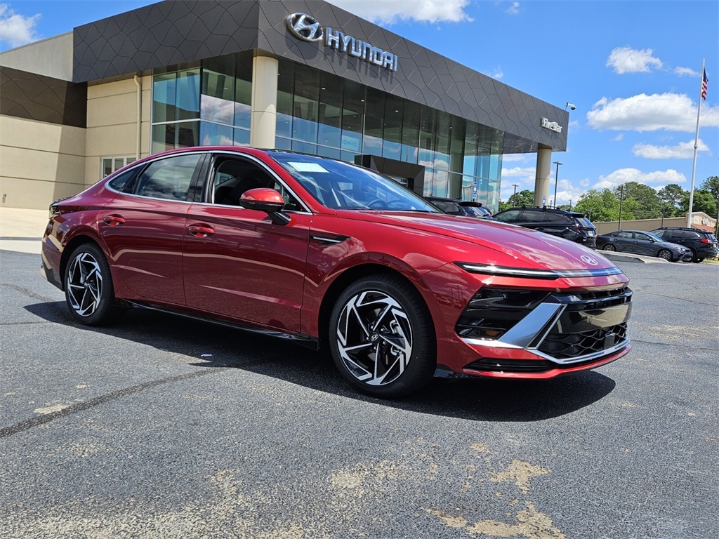 2025 Hyundai Sonata SEL's photo